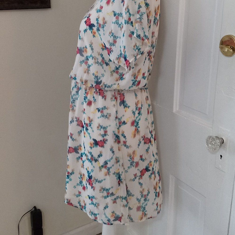 Women's Lovely Short Sleeve Wrap Detail Floral Mini Dress with Lining (Size M) - Picture 6 of 8